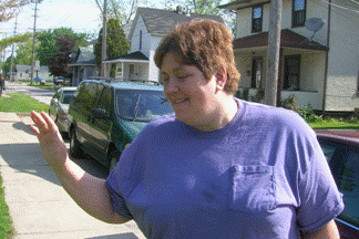 Roberta Waves to Amy